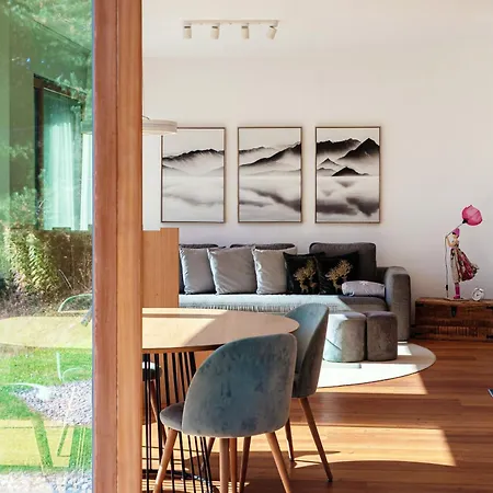 Lägenhet Alpine By Quokka 360 - Terrace With Magnificent Mountain Views