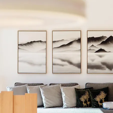 Alpine By Quokka 360 - Terrace With Magnificent Mountain Views דירה