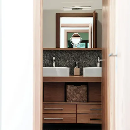 דירה Alpine By Quokka 360 - Terrace With Magnificent Mountain Views לאקס