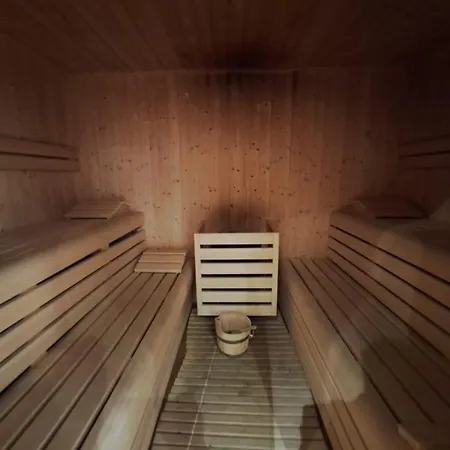 Alpine By Quokka 360 - Terrace With Magnificent Mountain Views דירה *