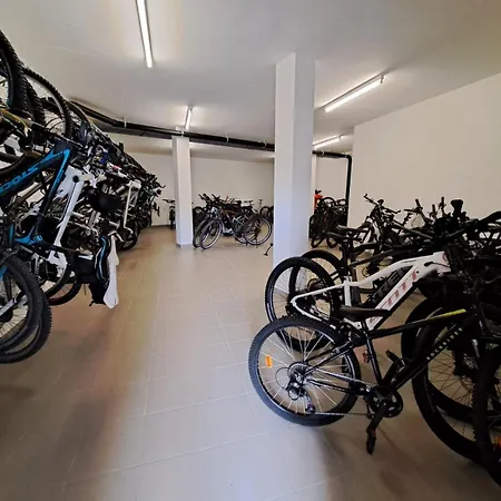 Lägenhet Alpine By Quokka 360 - Terrace With Magnificent Mountain Views