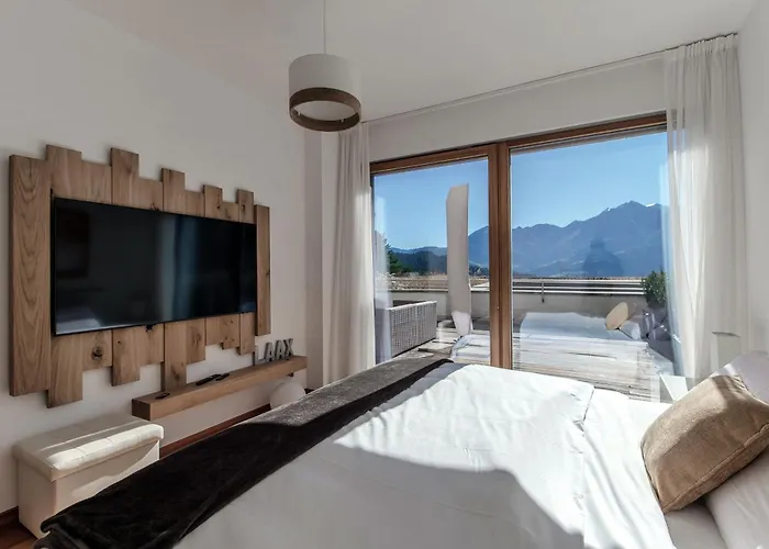 Alpine By Quokka 360 - Terrace With Magnificent Mountain Views