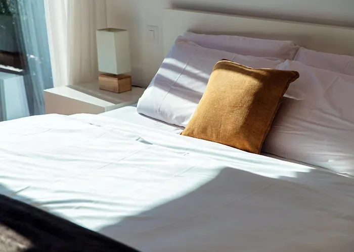 Alpine By Quokka 360 - Terrace With Magnificent Mountain Views Apartamento