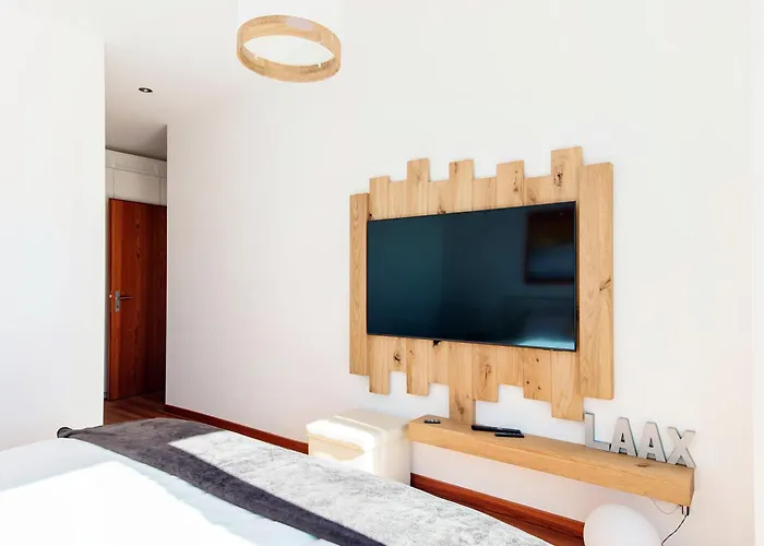 Alpine By Quokka 360 - Terrace With Magnificent Mountain Views Apartamento